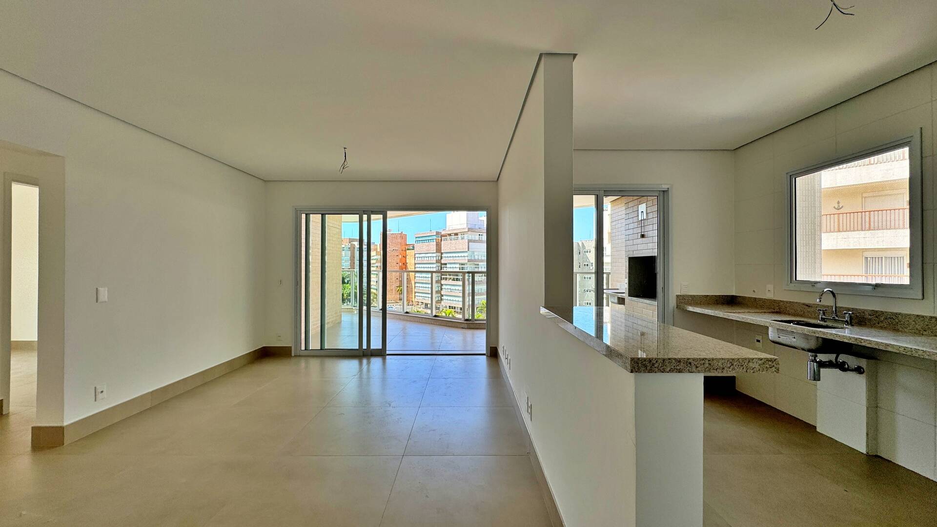 Apartamento à venda com 3 quartos, 134m² - Foto 1