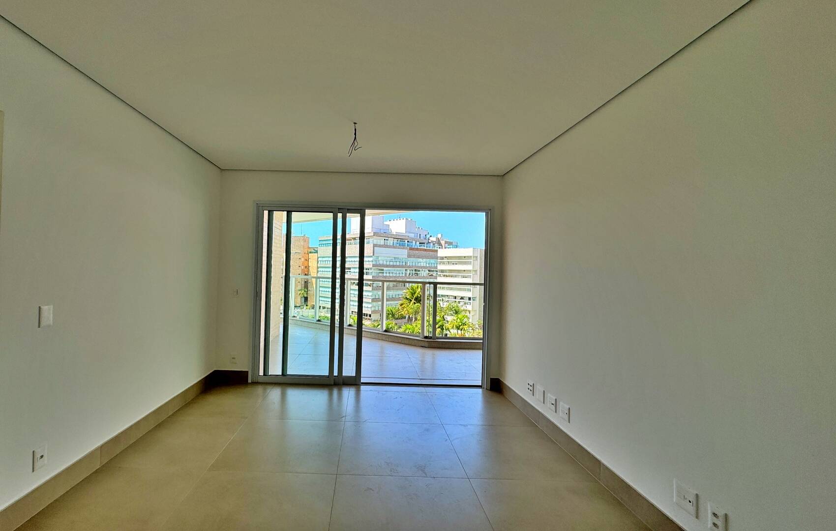 Apartamento à venda com 3 quartos, 134m² - Foto 3