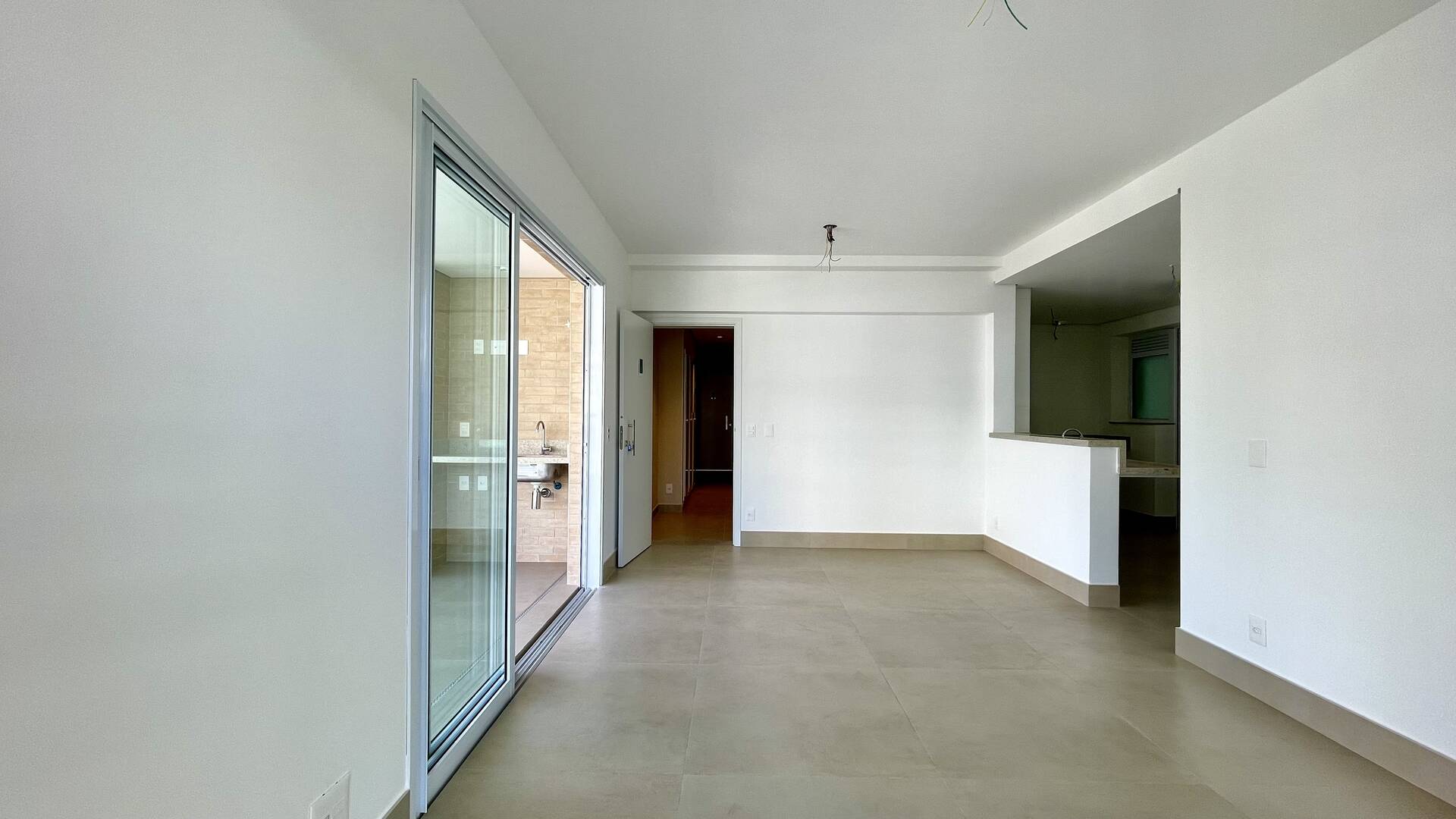 Apartamento à venda com 3 quartos, 127m² - Foto 1