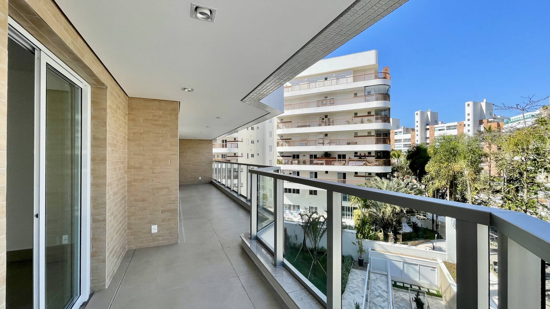 Apartamento à venda com 3 quartos, 127m² - Foto 9