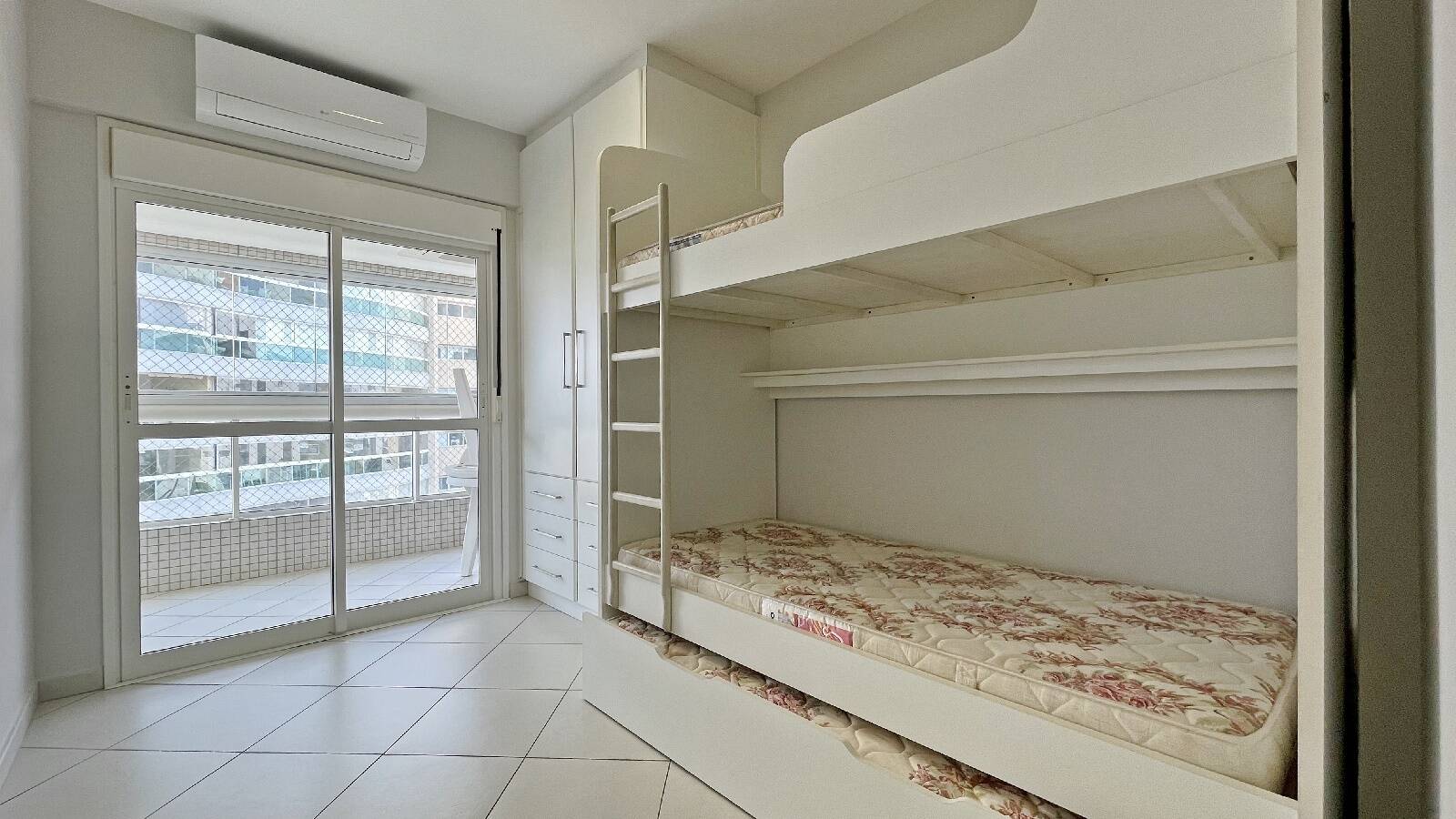 Apartamento à venda com 4 quartos, 134m² - Foto 18