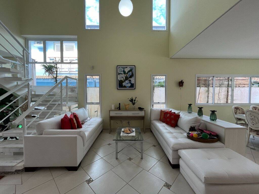 Casa à venda com 6 quartos, 321m² - Foto 12