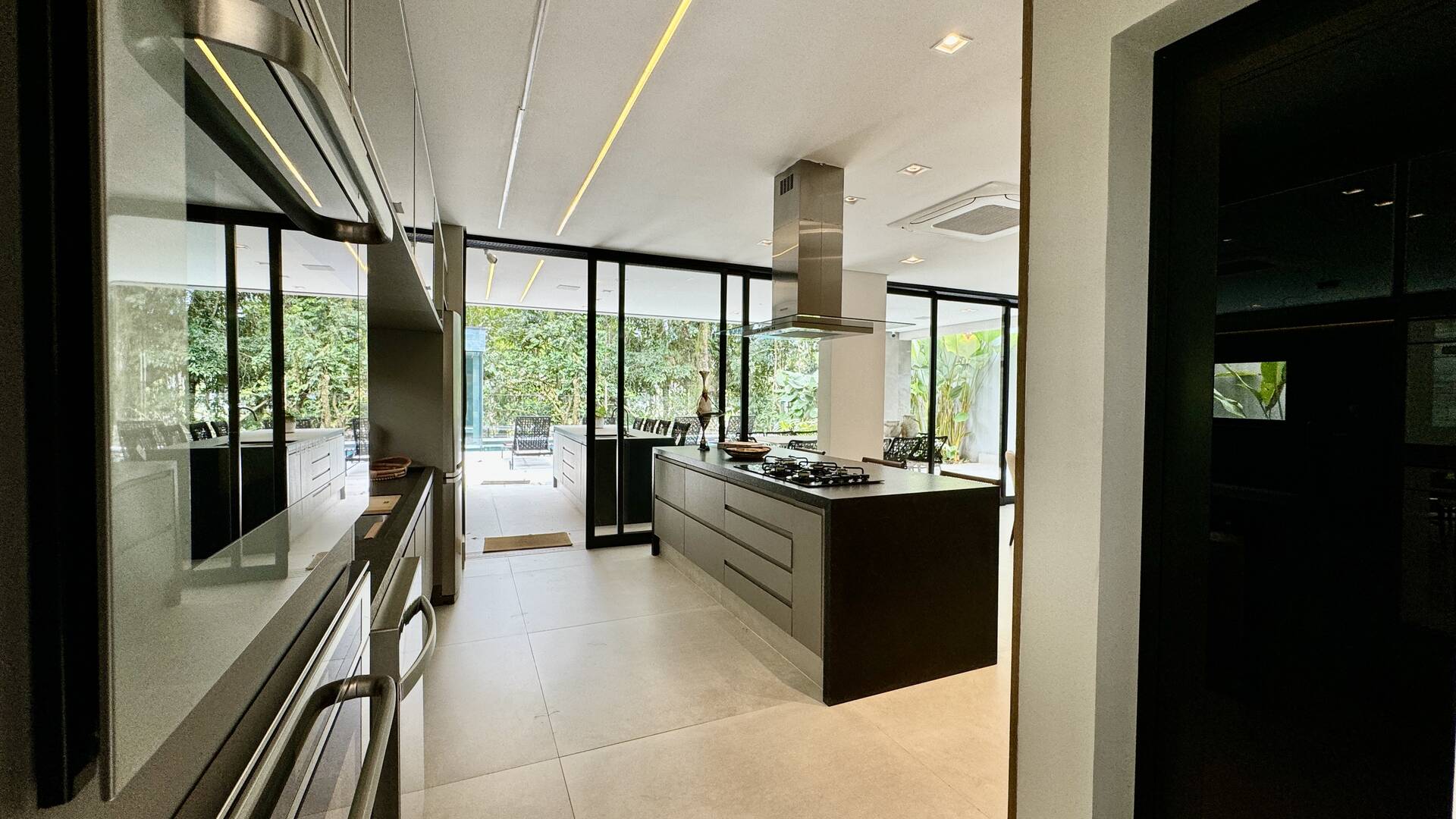 Casa à venda com 5 quartos, 370m² - Foto 61