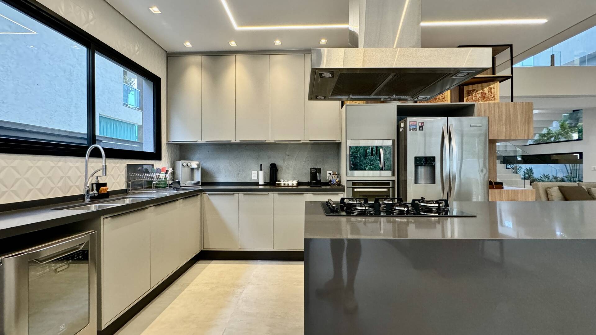 Casa à venda com 5 quartos, 376m² - Foto 18