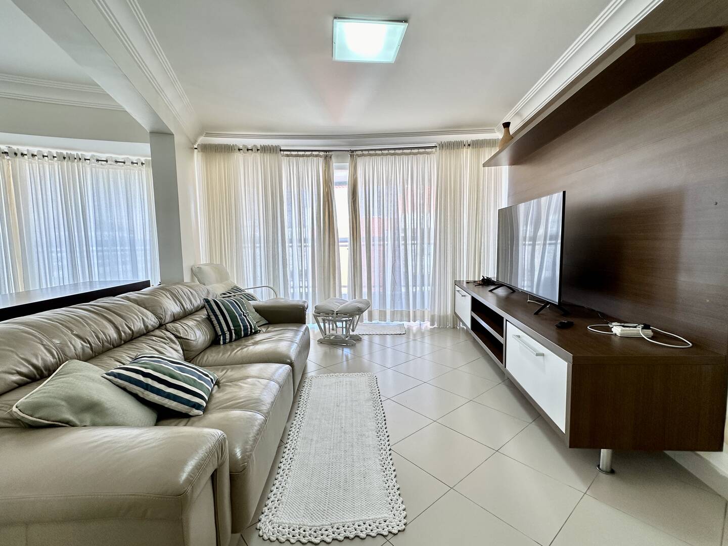 Cobertura à venda com 4 quartos, 240m² - Foto 1