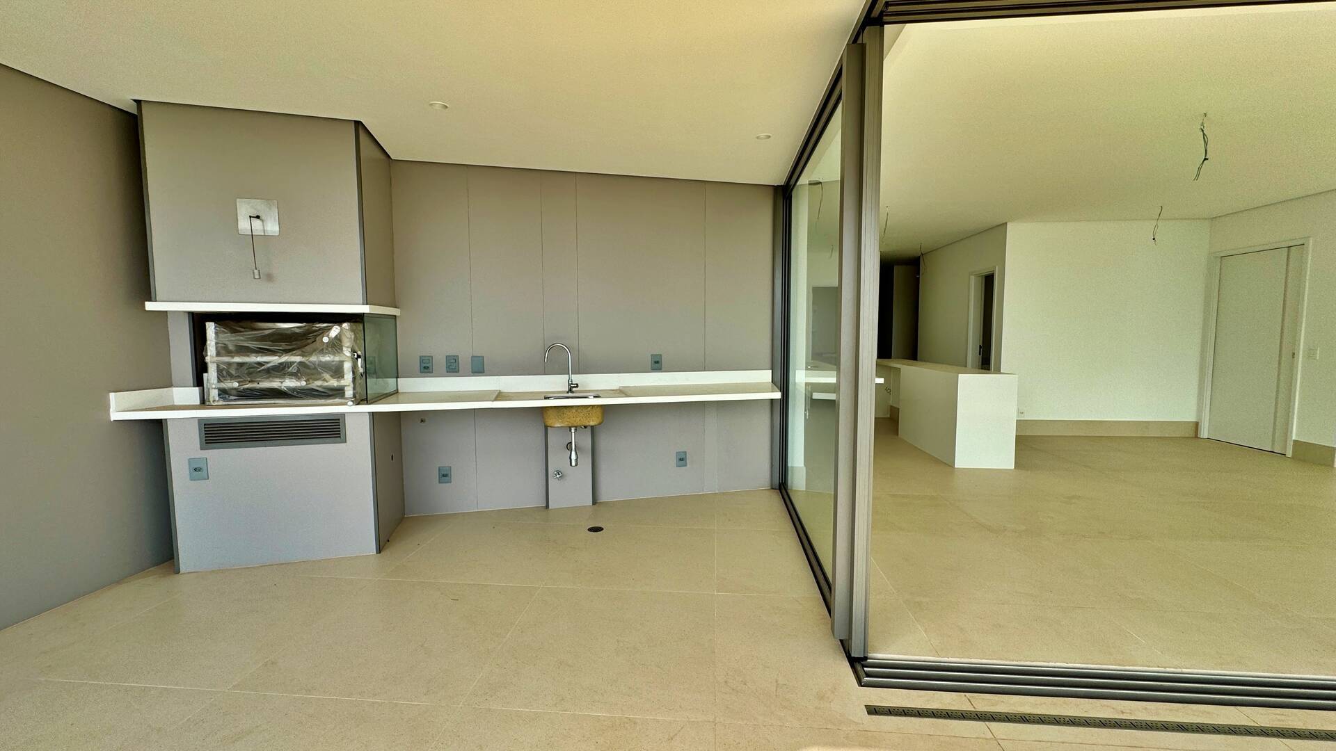 Apartamento à venda com 4 quartos, 202m² - Foto 10