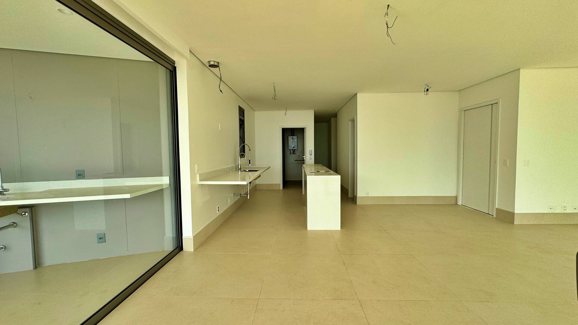 Apartamento à venda com 4 quartos, 202m² - Foto 8