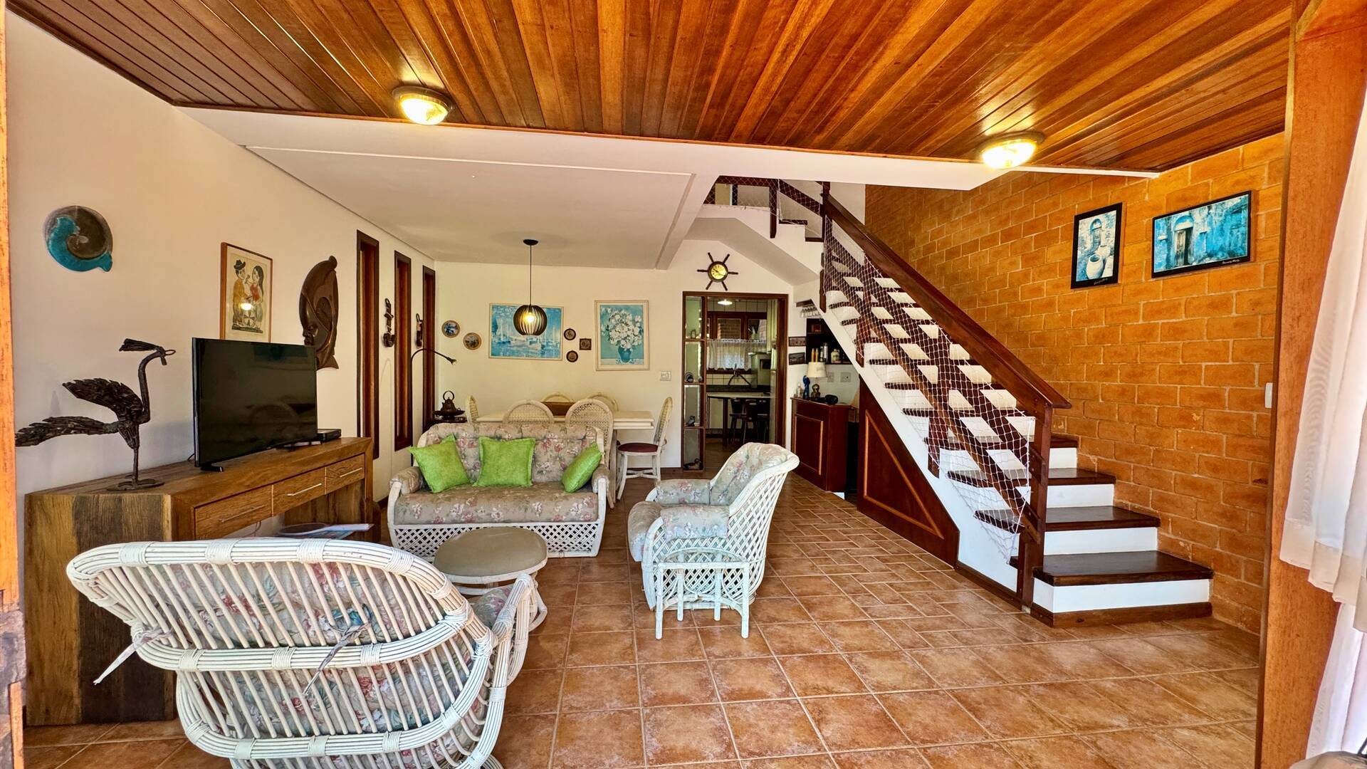 Casa à venda com 3 quartos, 130m² - Foto 2