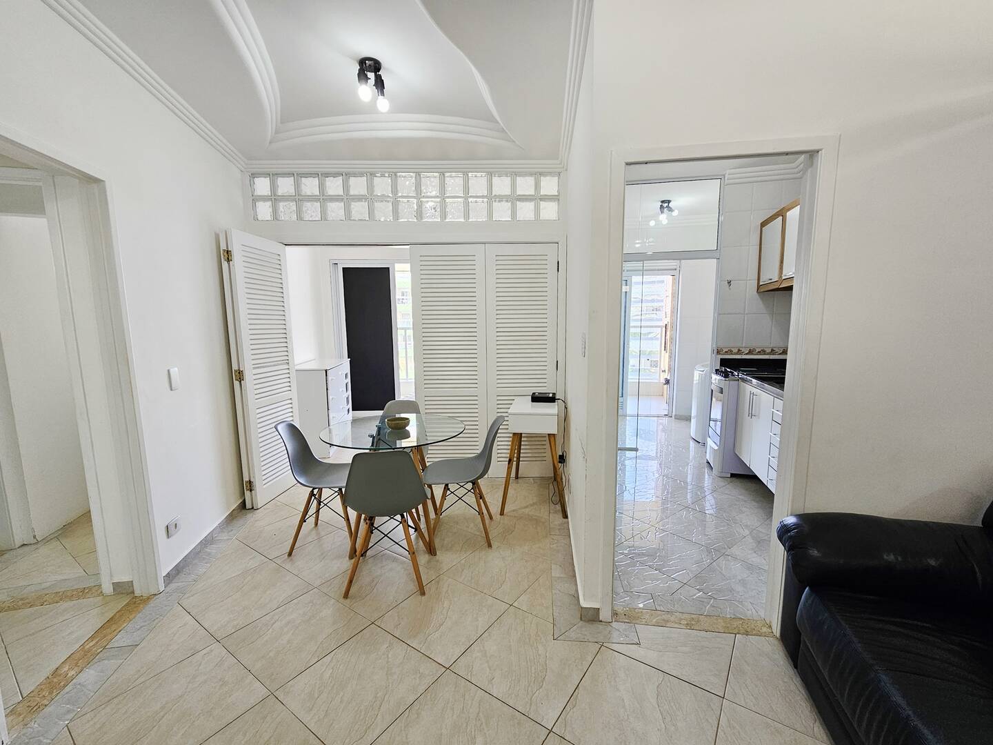 Apartamento à venda com 2 quartos, 74m² - Foto 2