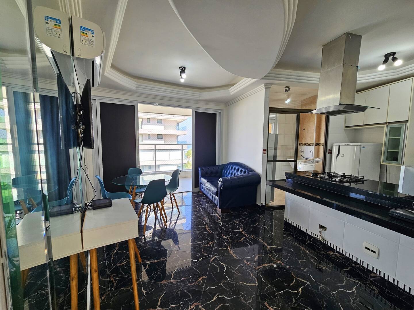 Apartamento à venda com 2 quartos, 76m² - Foto 3