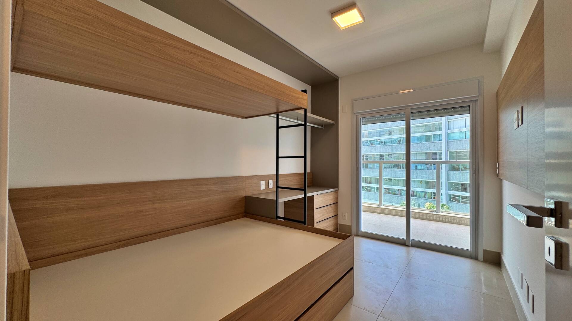 Apartamento à venda com 3 quartos, 110m² - Foto 17