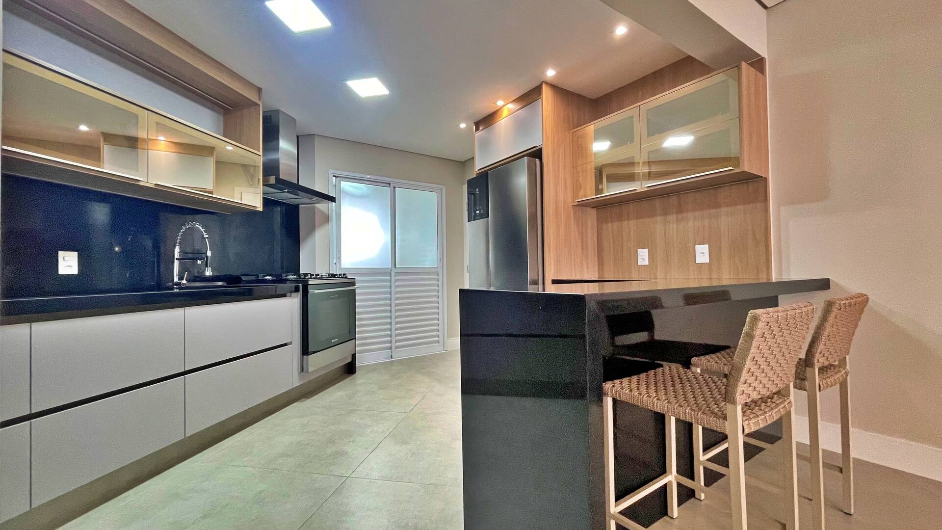 Apartamento à venda com 4 quartos, 192m² - Foto 8