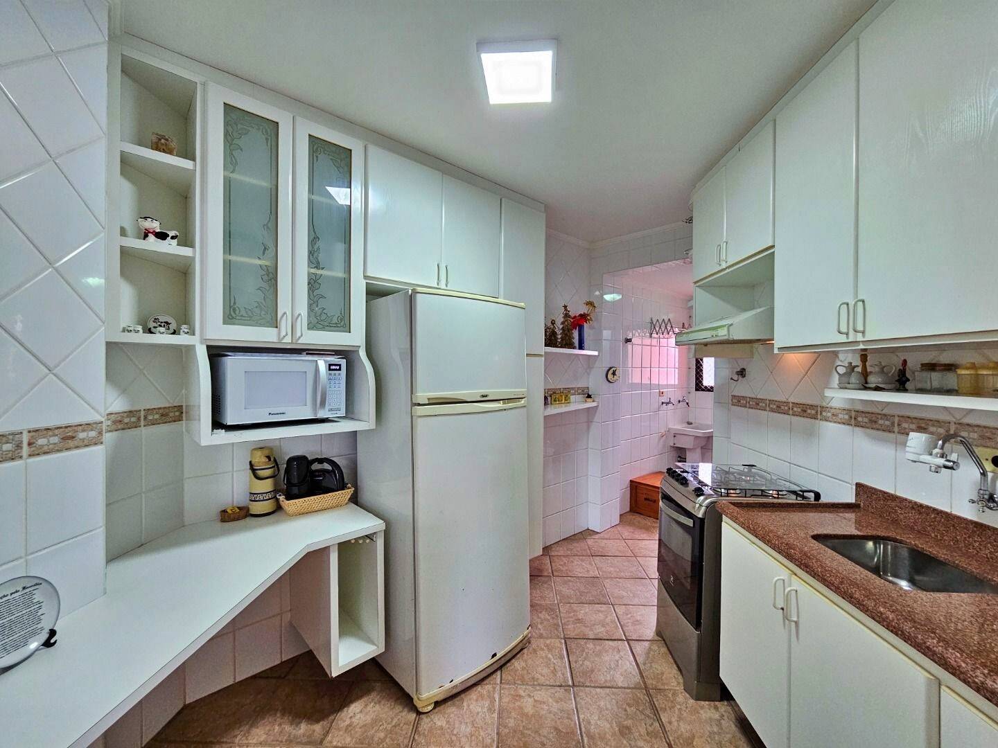 Apartamento à venda com 3 quartos, 95m² - Foto 4