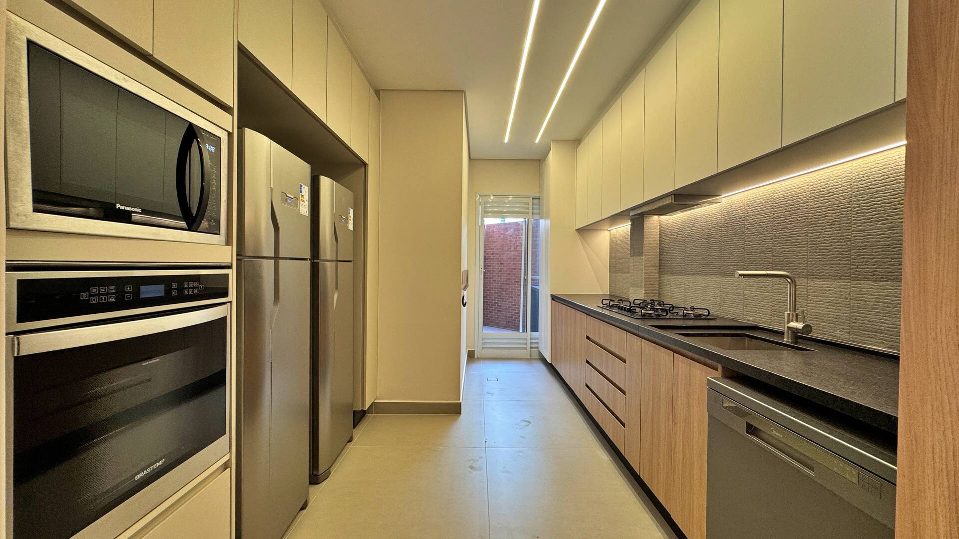 Apartamento à venda com 4 quartos, 207m² - Foto 3