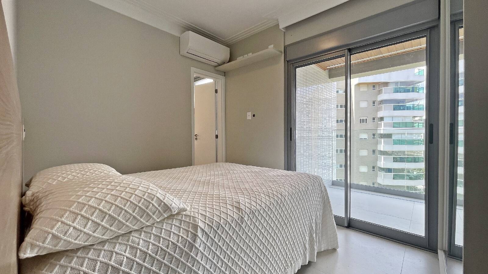 Apartamento à venda com 3 quartos, 141m² - Foto 28