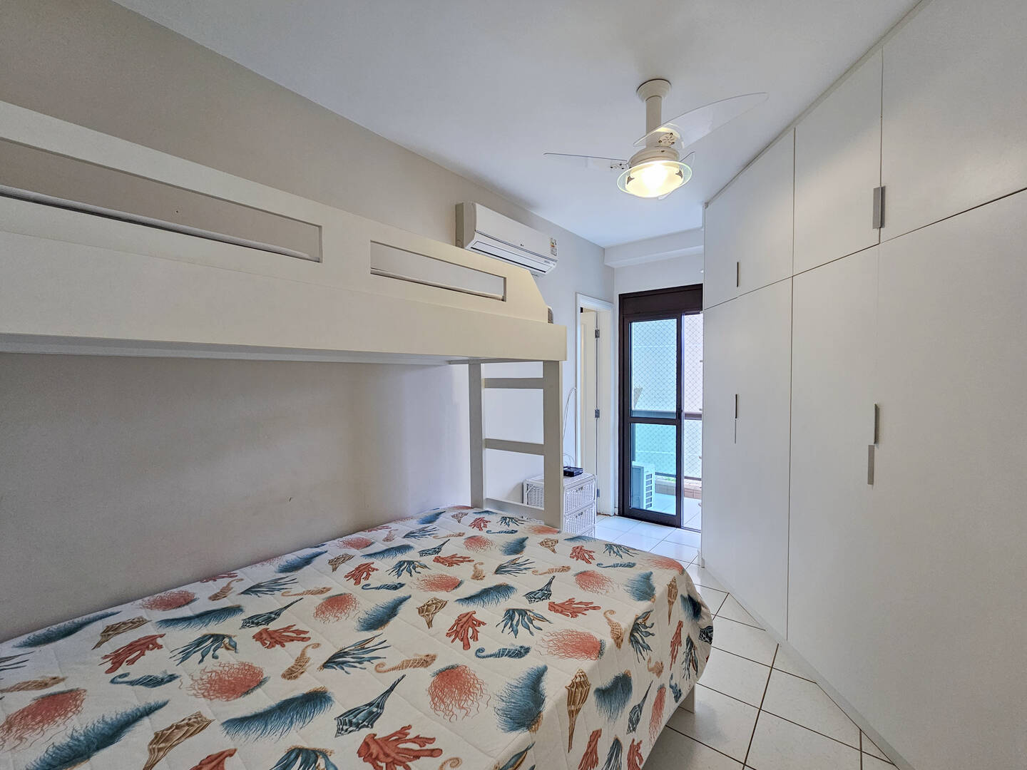 Apartamento à venda com 3 quartos, 111m² - Foto 8