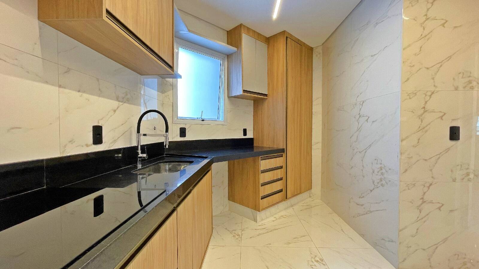 Apartamento à venda com 3 quartos, 153m² - Foto 11