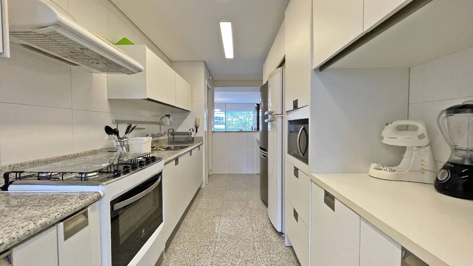 Apartamento à venda com 4 quartos, 197m² - Foto 11